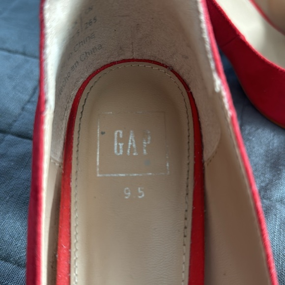 GAP Heels - Picture 5 of 5